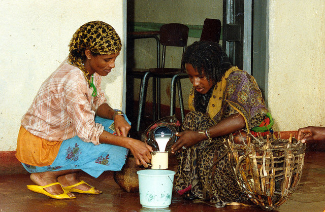 Selling milk in Ethiopia. Source: ILRI (Flickr Images)